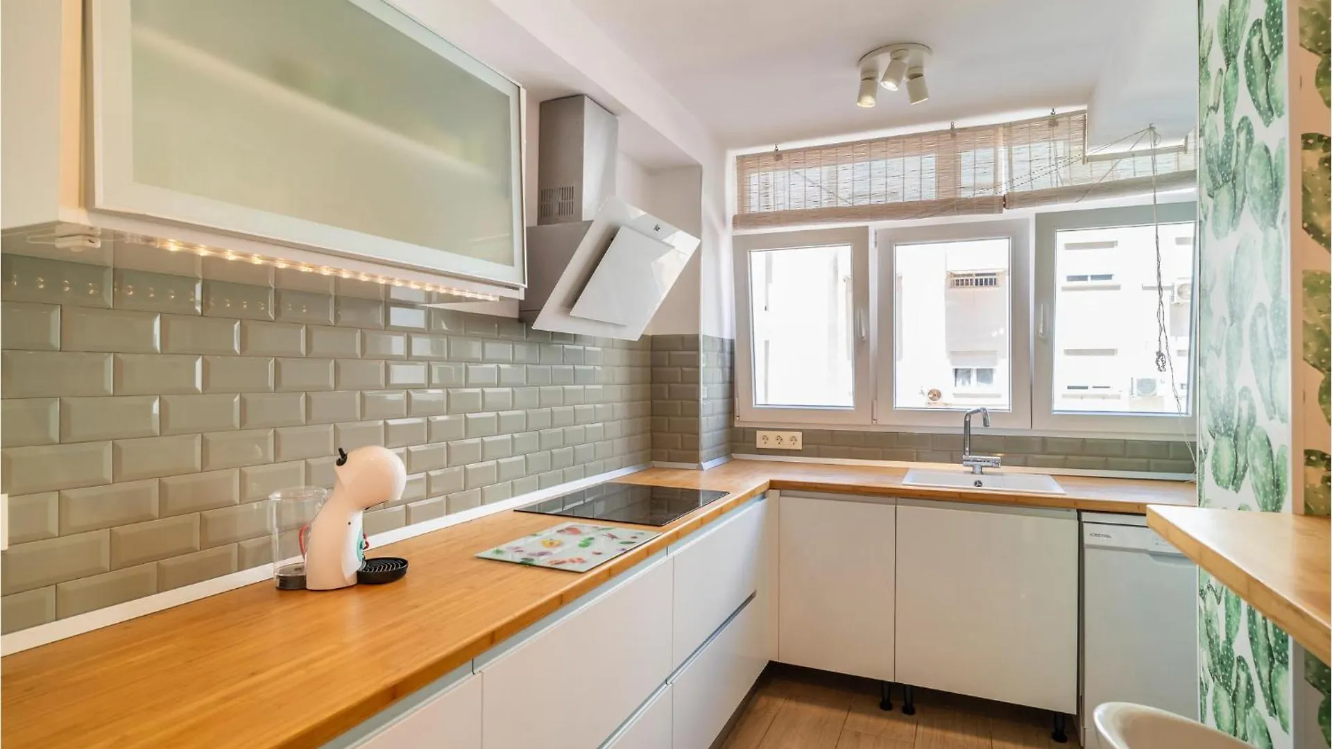 Nice Apartment In Almeria With Kitchenette