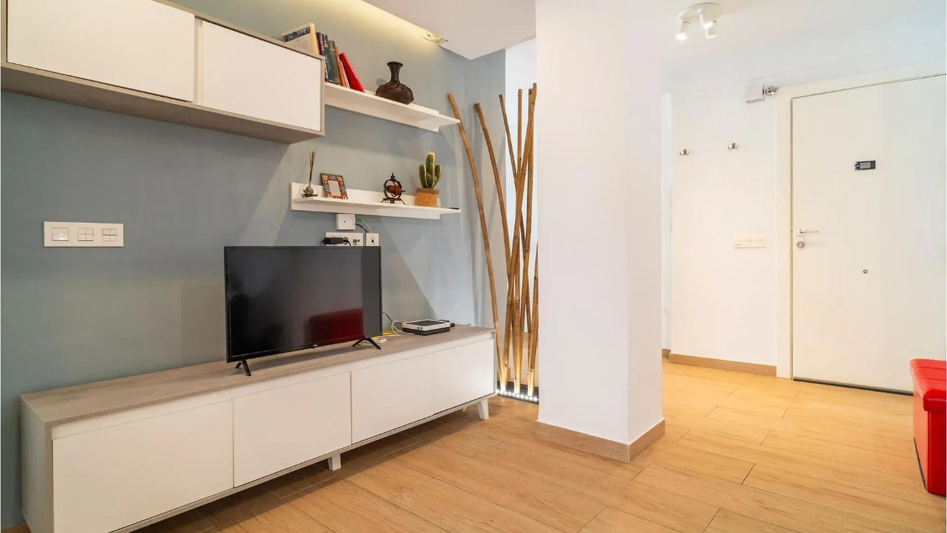 Nice Apartment In Almeria With Kitchenette 0*,